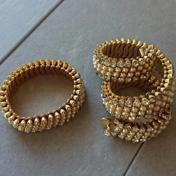 Double layer Crystals and faux pearls choker and bracelet set